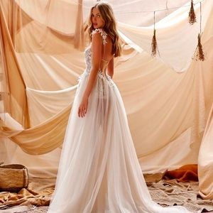 Berta Wedding Gown NEVER WORN